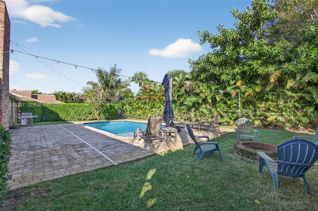 待售: $775,000 (4 贝兹, 3 浴室, 2484 平方英尺)