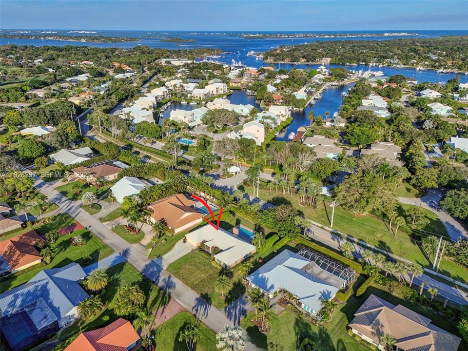 待售: $775,000 (4 贝兹, 3 浴室, 2484 平方英尺)