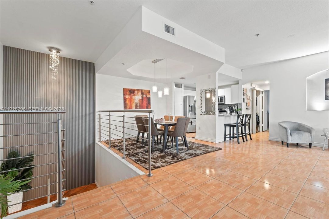 待售: $429,900 (2 贝兹, 2 浴室, 1308 平方英尺)