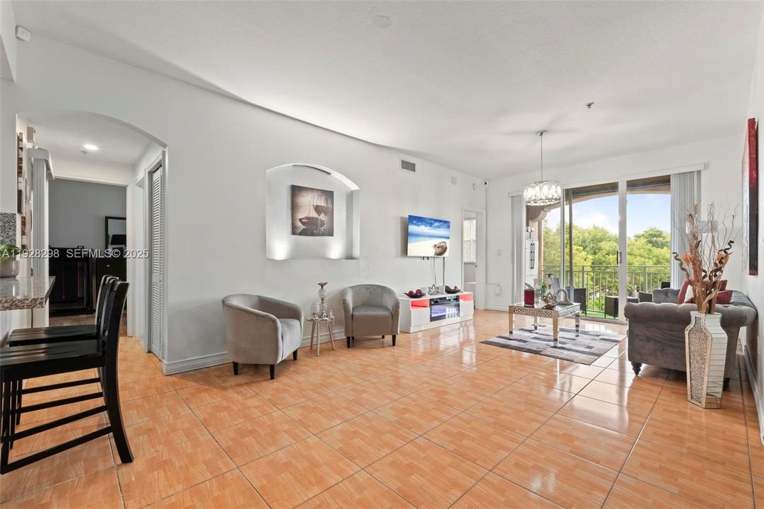 待售: $429,900 (2 贝兹, 2 浴室, 1308 平方英尺)