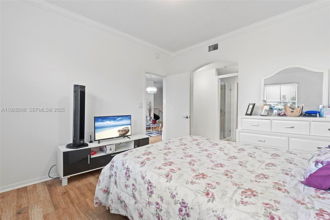 待售: $429,900 (2 贝兹, 2 浴室, 1308 平方英尺)