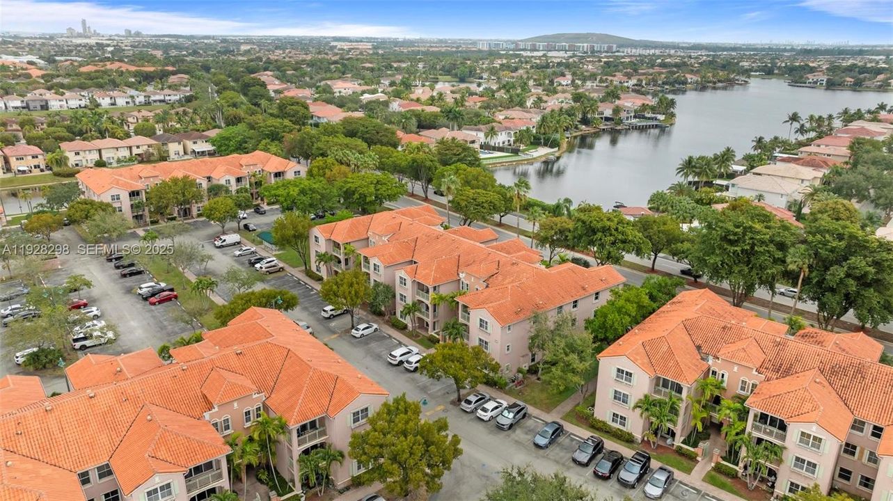 待售: $429,900 (2 贝兹, 2 浴室, 1308 平方英尺)