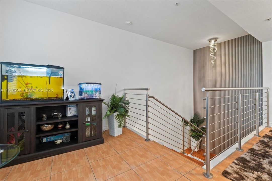 待售: $429,900 (2 贝兹, 2 浴室, 1308 平方英尺)