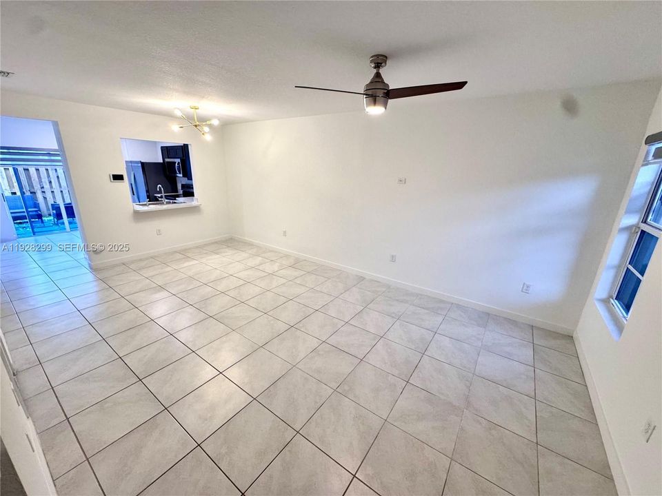 For Rent: $2,099 (2 beds, 2 baths, 1208 Square Feet)