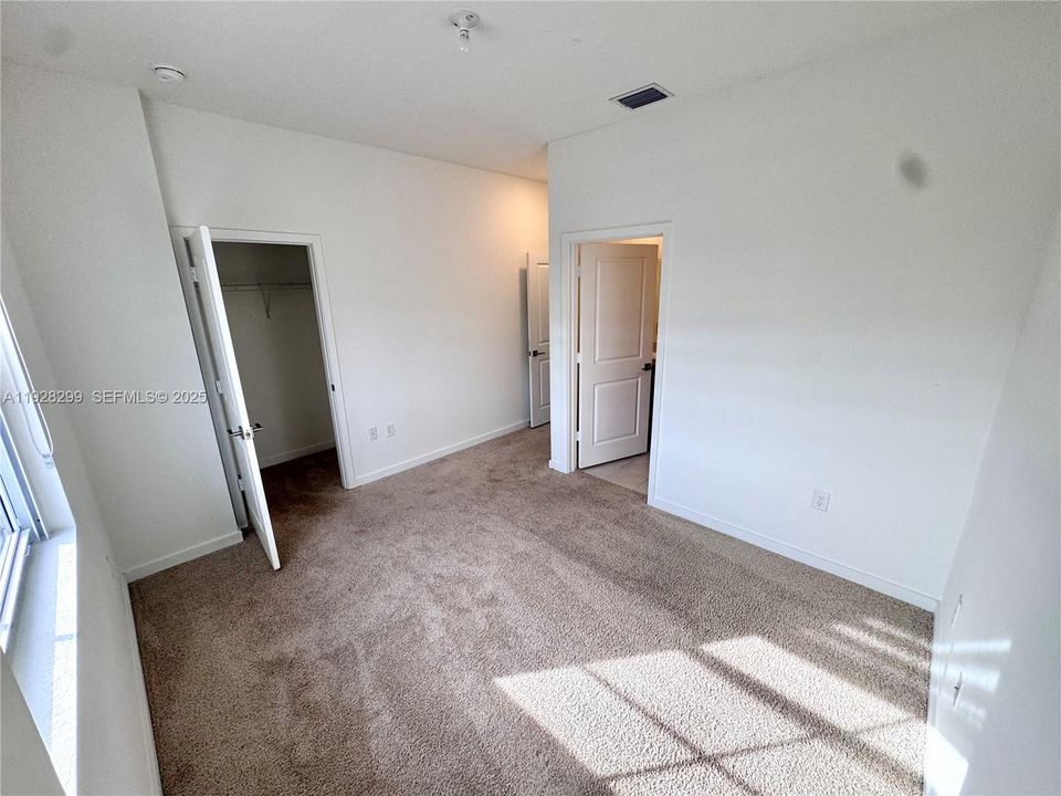 For Rent: $2,099 (2 beds, 2 baths, 1208 Square Feet)