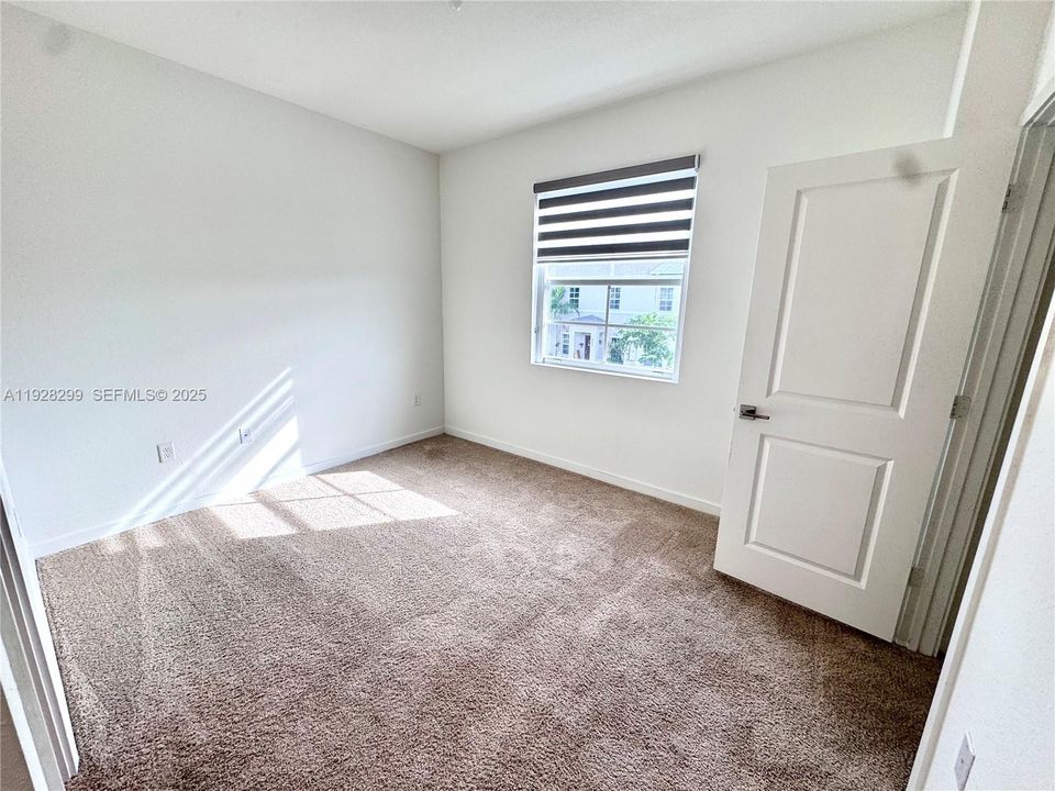 For Rent: $2,099 (2 beds, 2 baths, 1208 Square Feet)