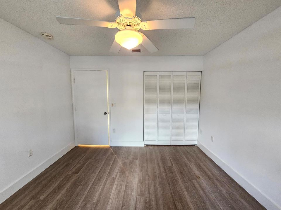 Bedroom 2 (2)