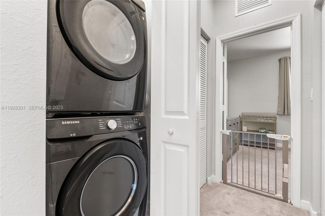 待售: $414,900 (3 贝兹, 3 浴室, 1328 平方英尺)