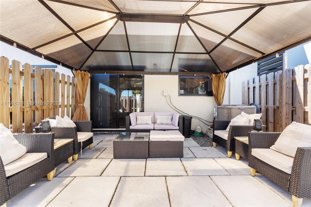 待售: $414,900 (3 贝兹, 3 浴室, 1328 平方英尺)