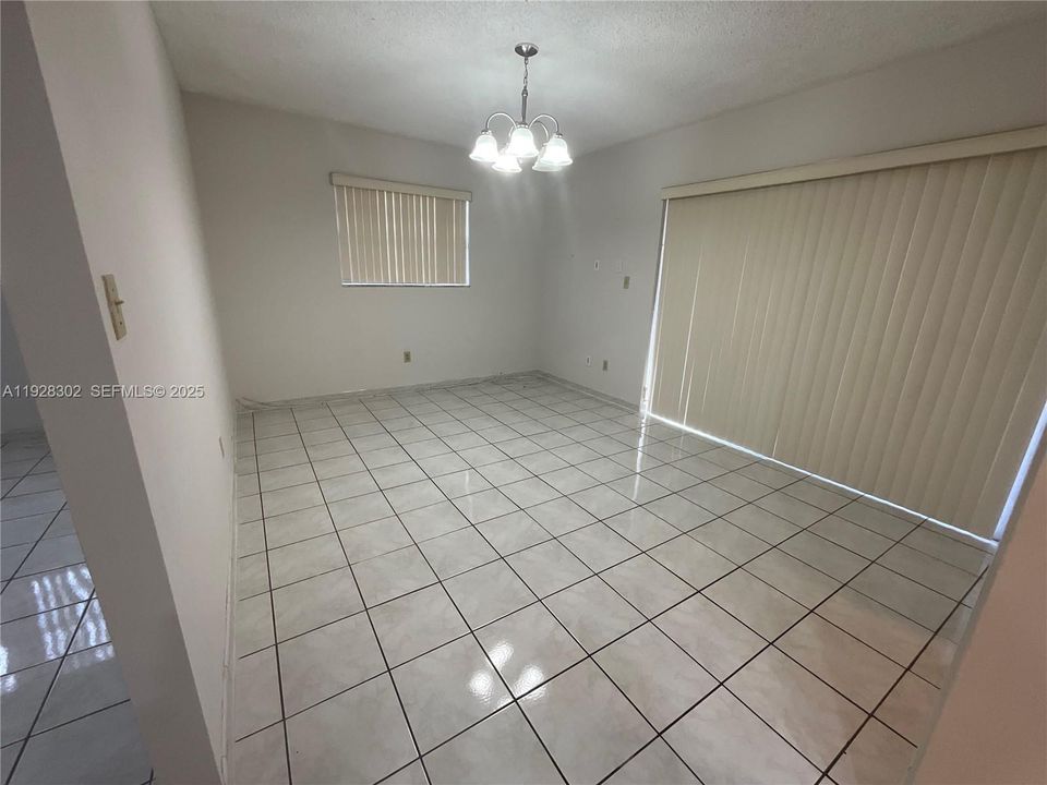 For Rent: $2,750 (3 beds, 2 baths, 1737 Square Feet)