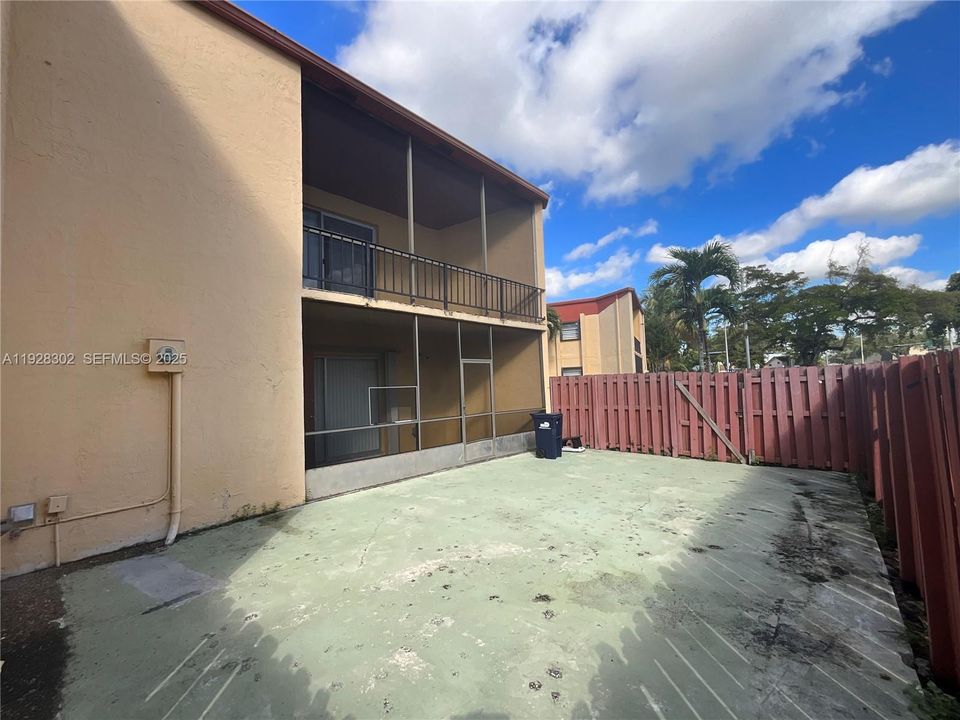 For Rent: $2,750 (3 beds, 2 baths, 1737 Square Feet)