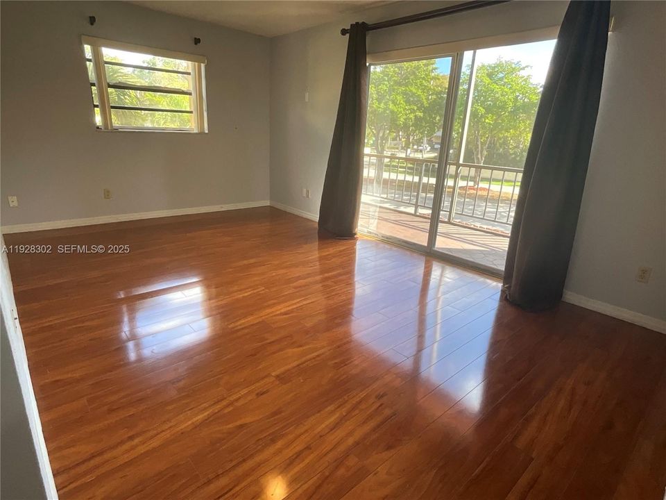 For Rent: $2,750 (3 beds, 2 baths, 1737 Square Feet)