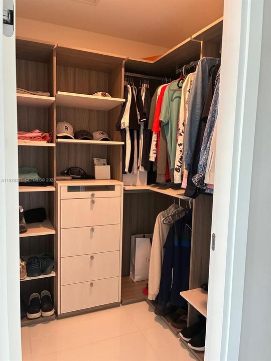 For Sale: $4,380,000 (3 beds, 3 baths, 2726 Square Feet)