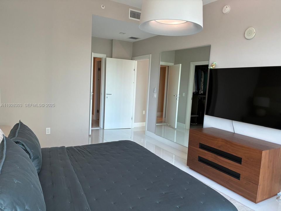 For Sale: $4,380,000 (3 beds, 3 baths, 2726 Square Feet)