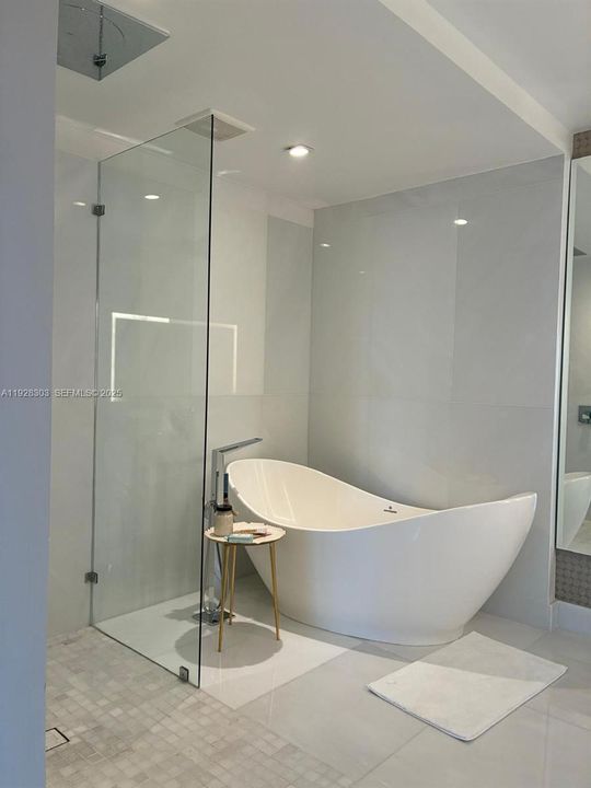 For Sale: $4,380,000 (3 beds, 3 baths, 2726 Square Feet)