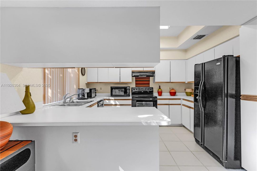 En Venta: $609,000 (3 camas, 2 baños, 2187 Pies cuadrados)