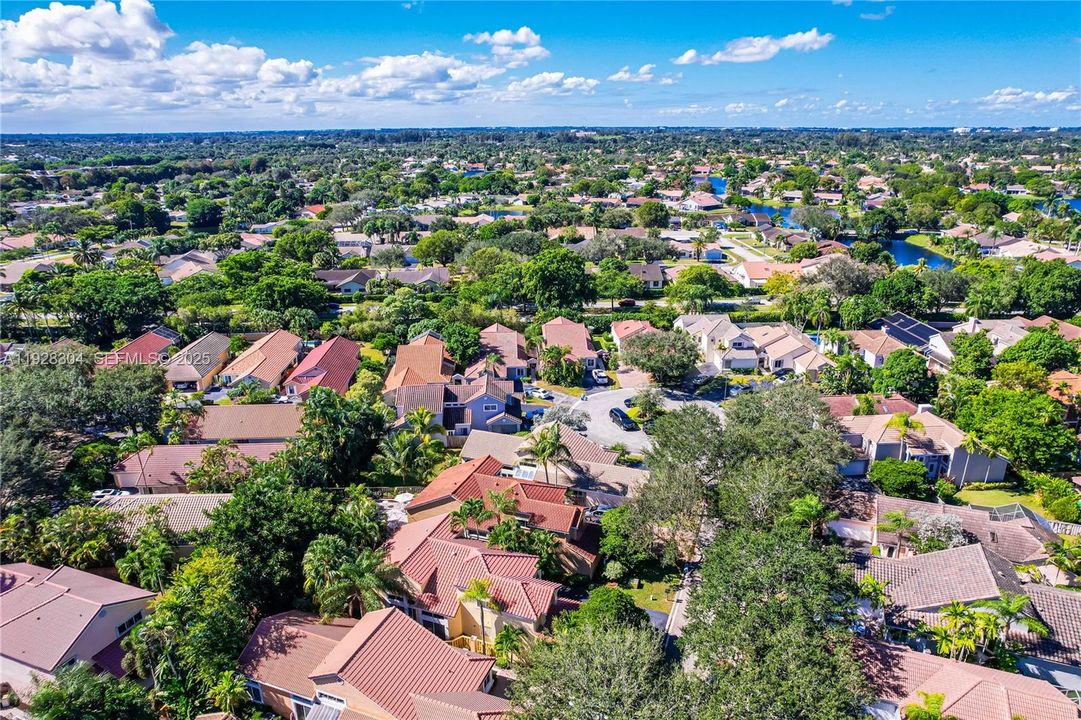 En Venta: $609,000 (3 camas, 2 baños, 2187 Pies cuadrados)