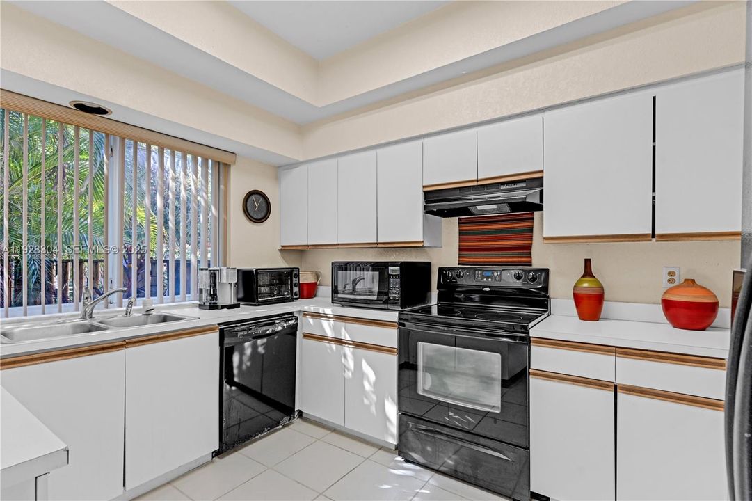 En Venta: $609,000 (3 camas, 2 baños, 2187 Pies cuadrados)