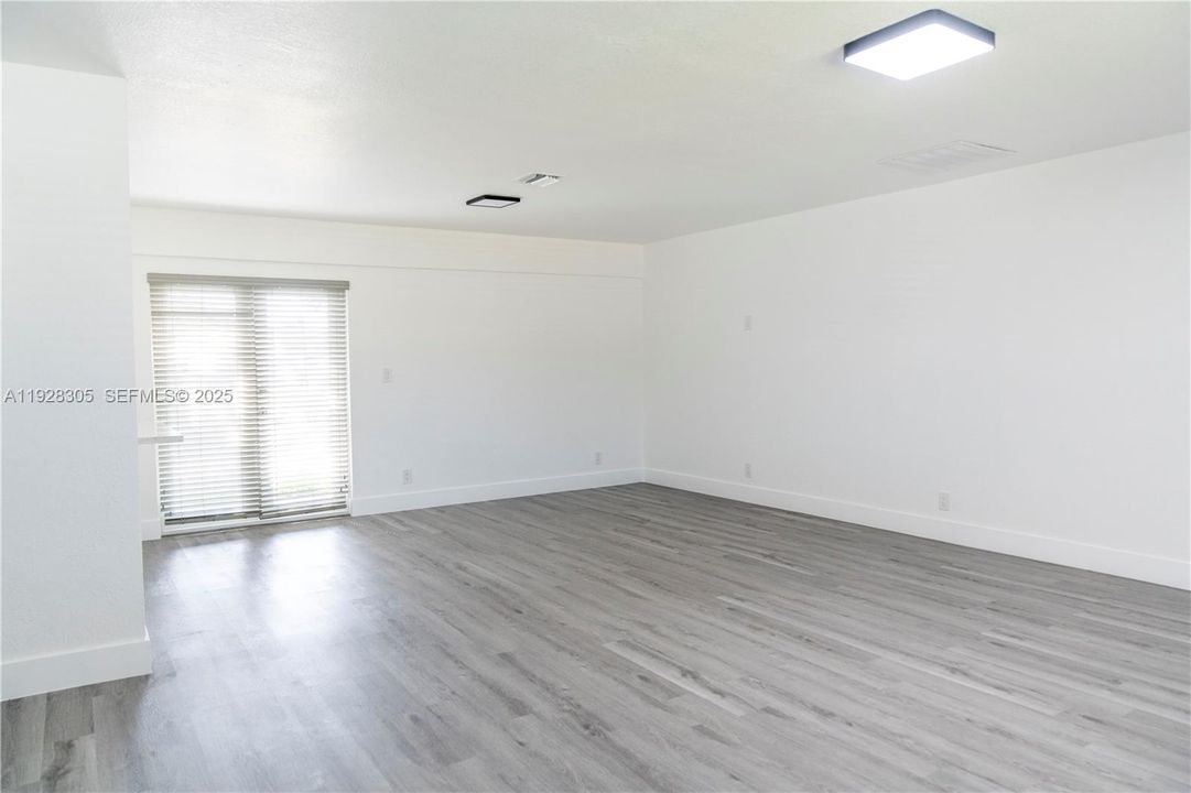 待售: $475,000 (3 贝兹, 2 浴室, 1439 平方英尺)