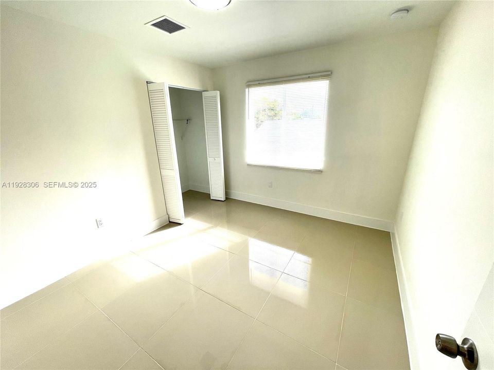 В аренду: $2,799 (6 спален, 4 ванн, 2144 Квадратных фут)