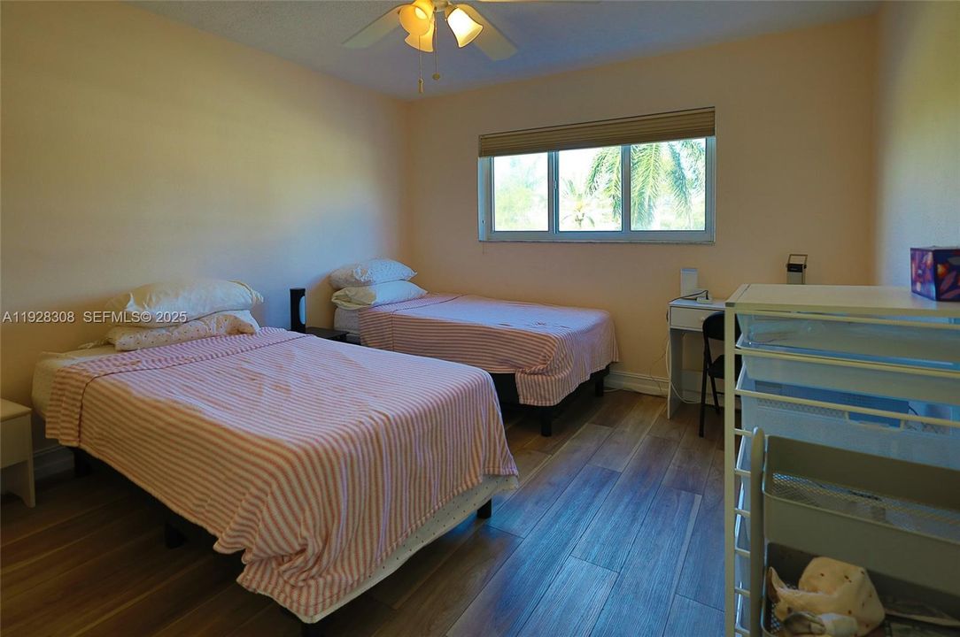 For Sale: $239,000 (2 beds, 2 baths, 1200 Square Feet)
