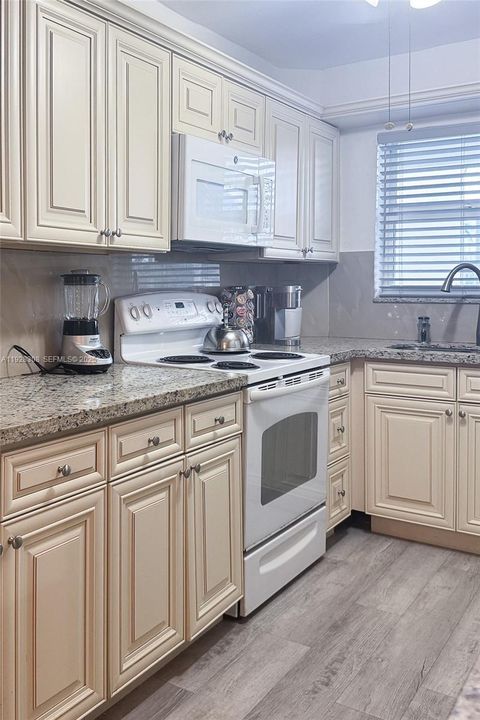 For Sale: $239,000 (2 beds, 2 baths, 1200 Square Feet)