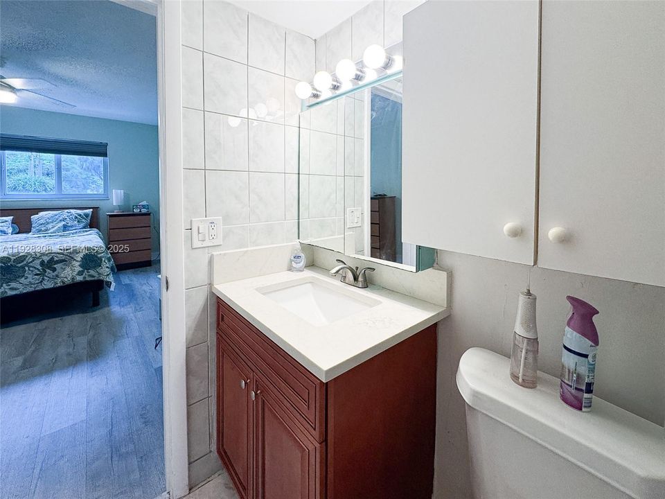 For Sale: $239,000 (2 beds, 2 baths, 1200 Square Feet)