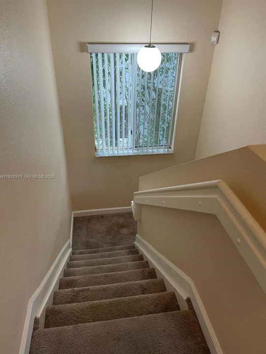 出租: $2,650 (4 贝兹, 2 浴室, 1762 平方英尺)