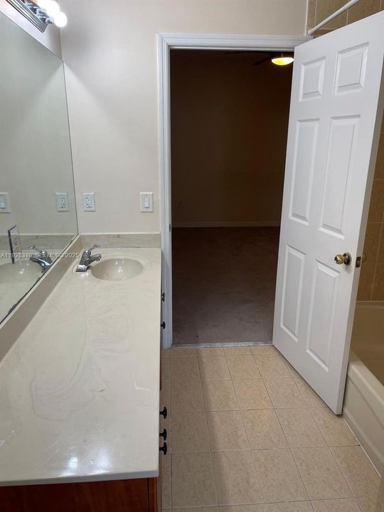 出租: $2,650 (4 贝兹, 2 浴室, 1762 平方英尺)