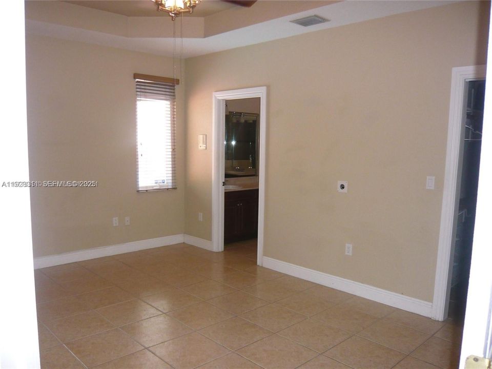 В аренду: $4,500 (4 спален, 3 ванн, 1938 Квадратных фут)