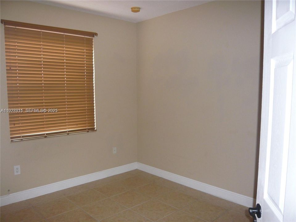 В аренду: $4,500 (4 спален, 3 ванн, 1938 Квадратных фут)