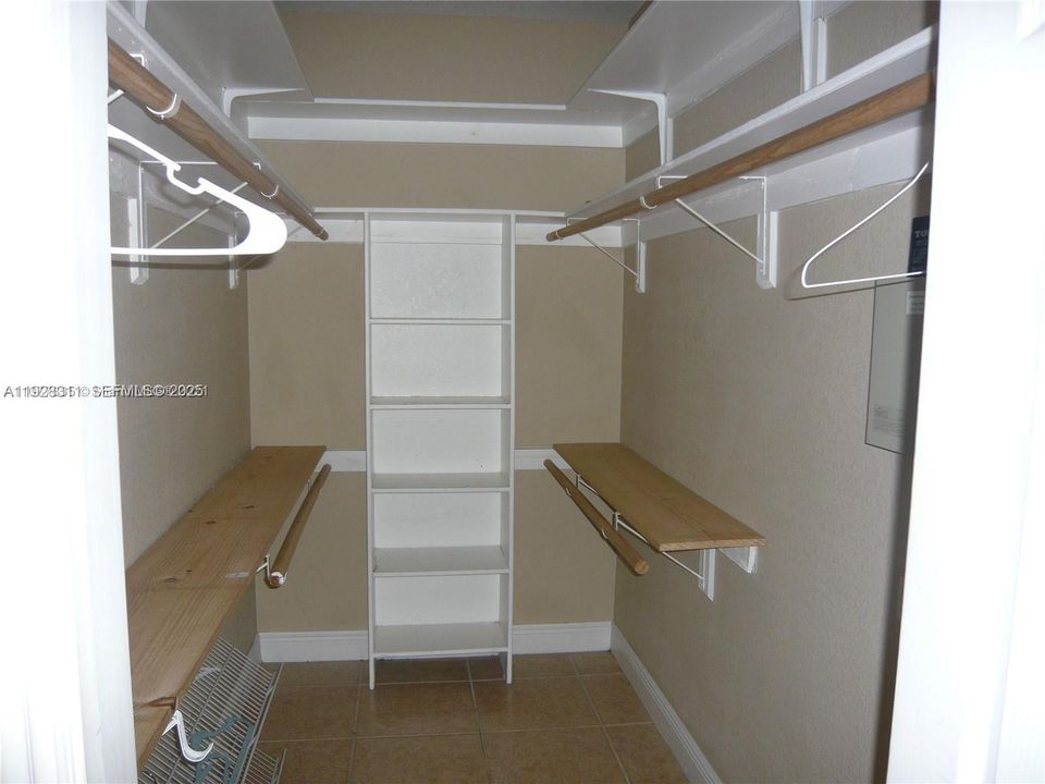 В аренду: $4,500 (4 спален, 3 ванн, 1938 Квадратных фут)