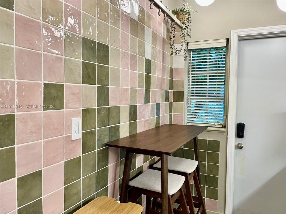 В аренду: $2,200 (1 спален, 1 ванн, 540 Квадратных фут)