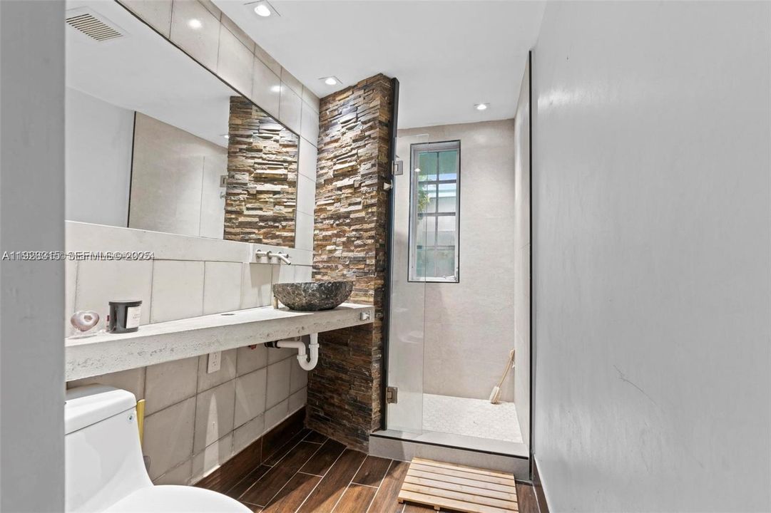 В аренду: $2,200 (1 спален, 1 ванн, 540 Квадратных фут)