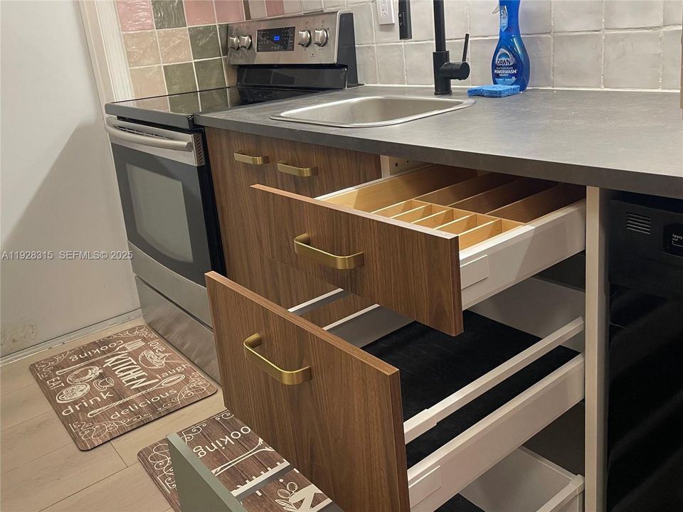 В аренду: $2,200 (1 спален, 1 ванн, 540 Квадратных фут)