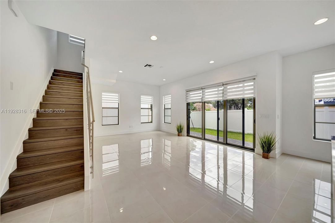 For Rent: $9,000 (4 beds, 3 baths, 2572 Square Feet)