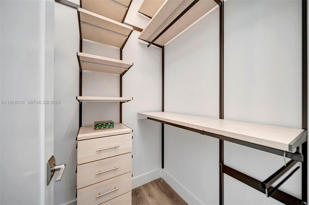 For Rent: $9,000 (4 beds, 3 baths, 2572 Square Feet)