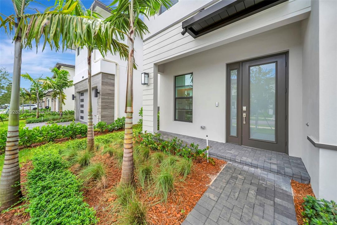 For Rent: $9,000 (4 beds, 3 baths, 2572 Square Feet)