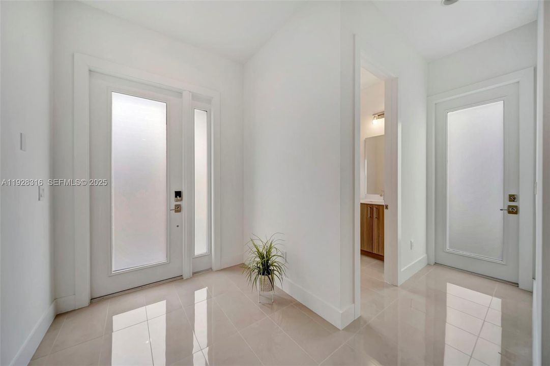 For Rent: $9,000 (4 beds, 3 baths, 2572 Square Feet)