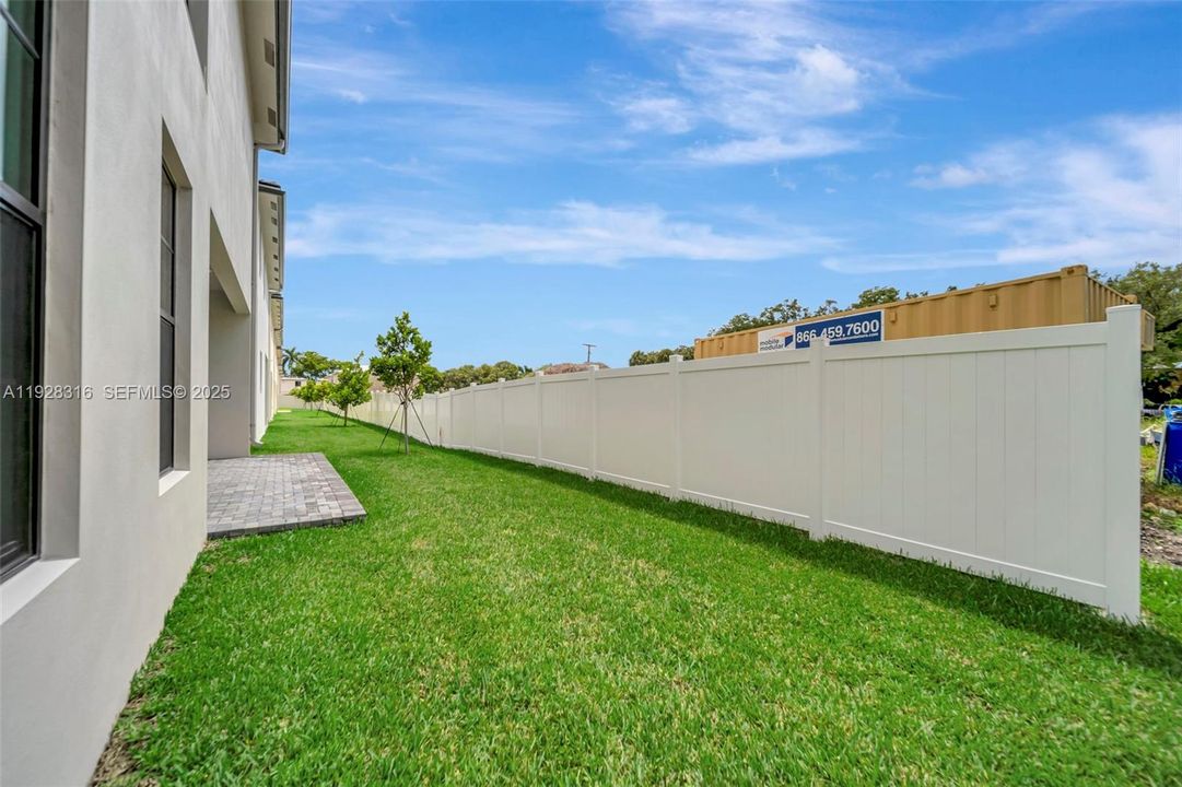 For Rent: $9,000 (4 beds, 3 baths, 2572 Square Feet)