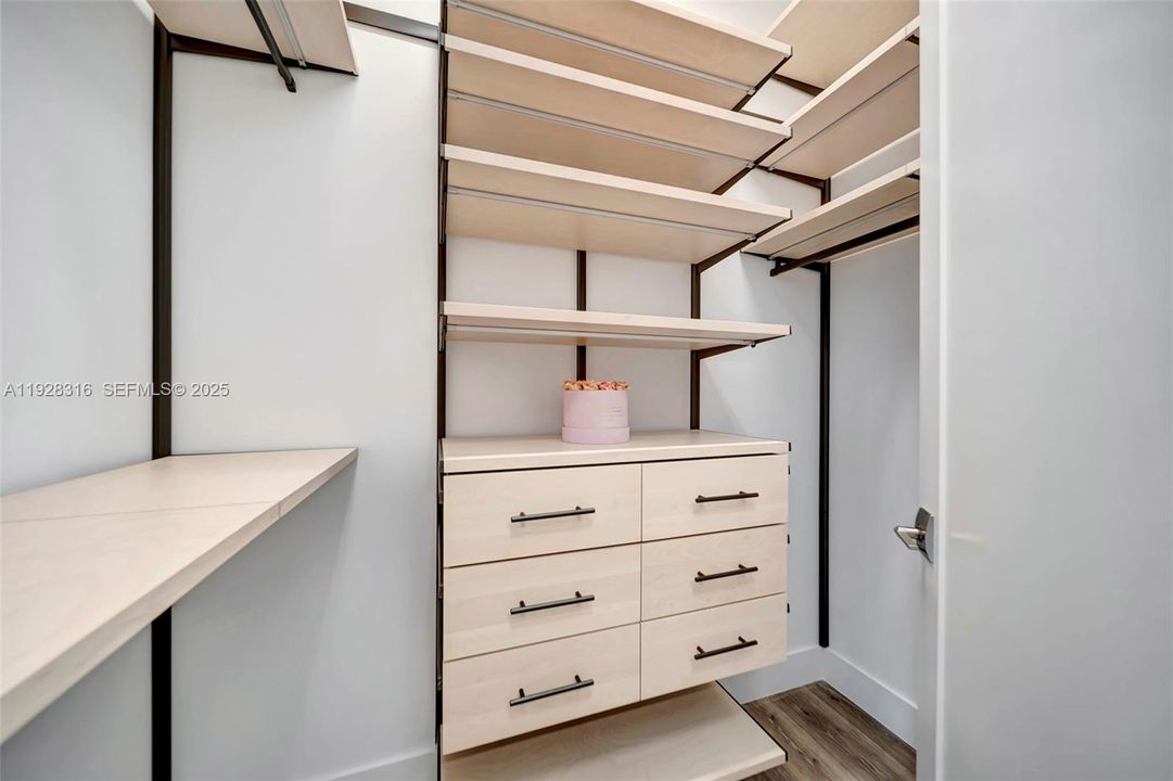 For Rent: $9,000 (4 beds, 3 baths, 2572 Square Feet)