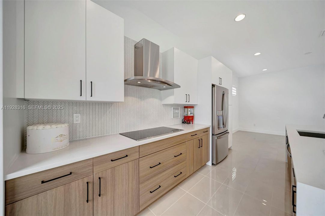 For Rent: $9,000 (4 beds, 3 baths, 2572 Square Feet)