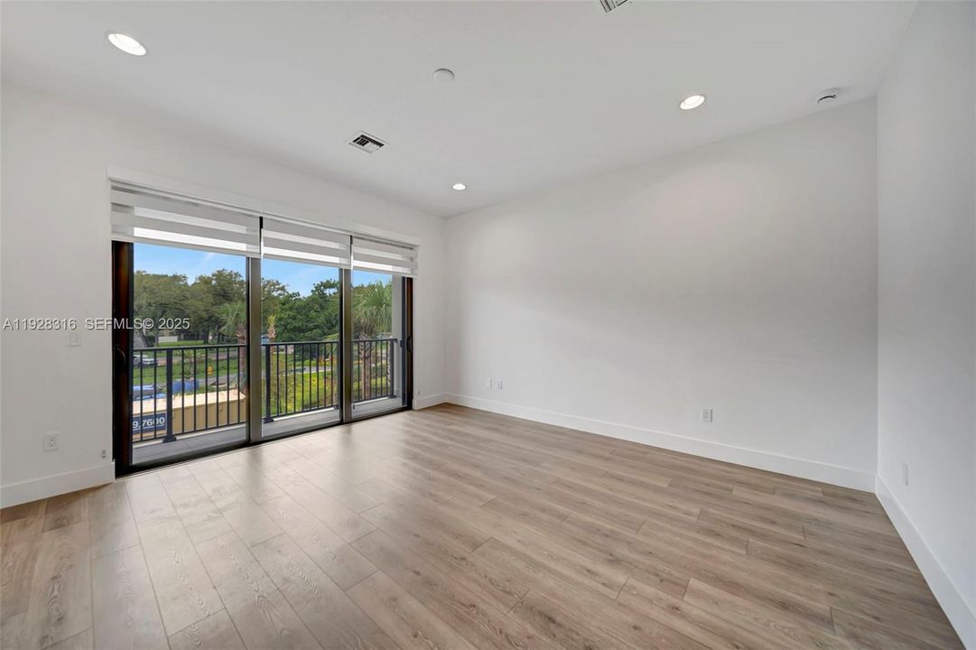 For Rent: $9,000 (4 beds, 3 baths, 2572 Square Feet)