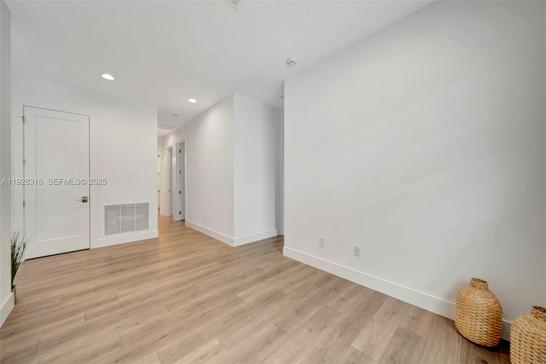 For Rent: $9,000 (4 beds, 3 baths, 2572 Square Feet)