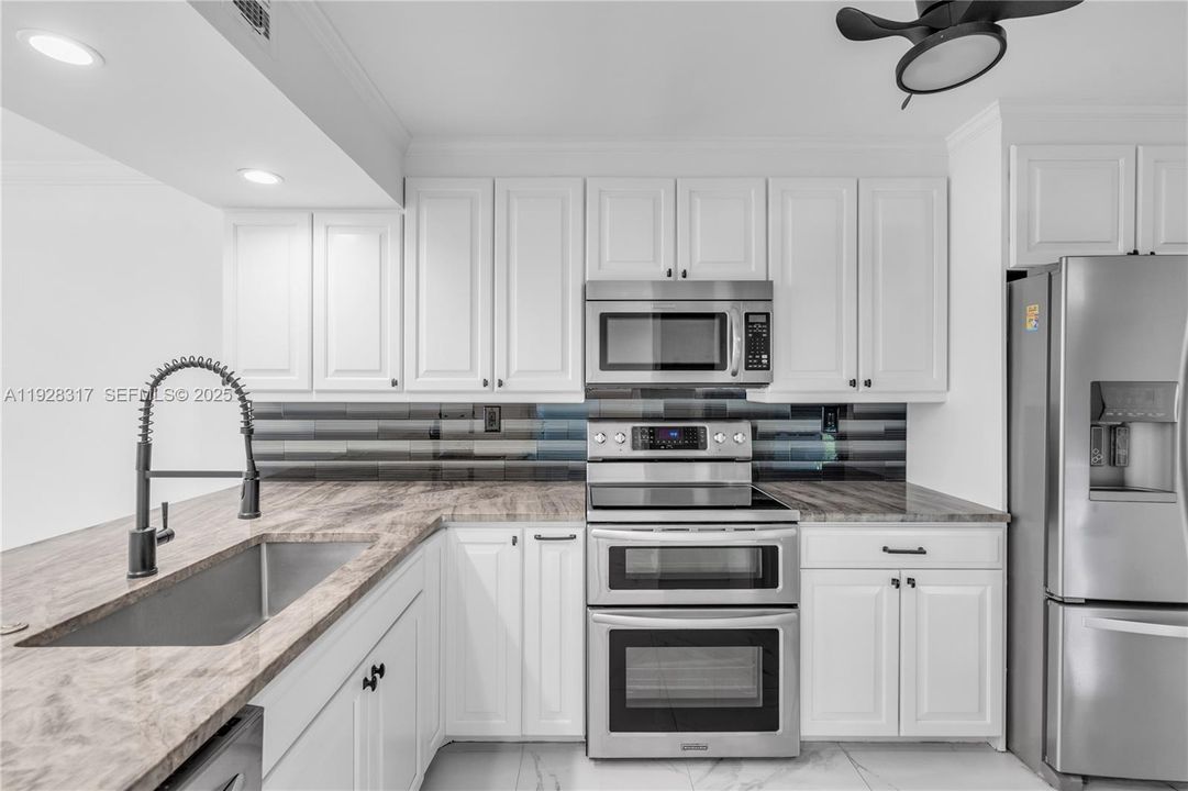 For Rent: $3,400 (2 beds, 2 baths, 0 Square Feet)