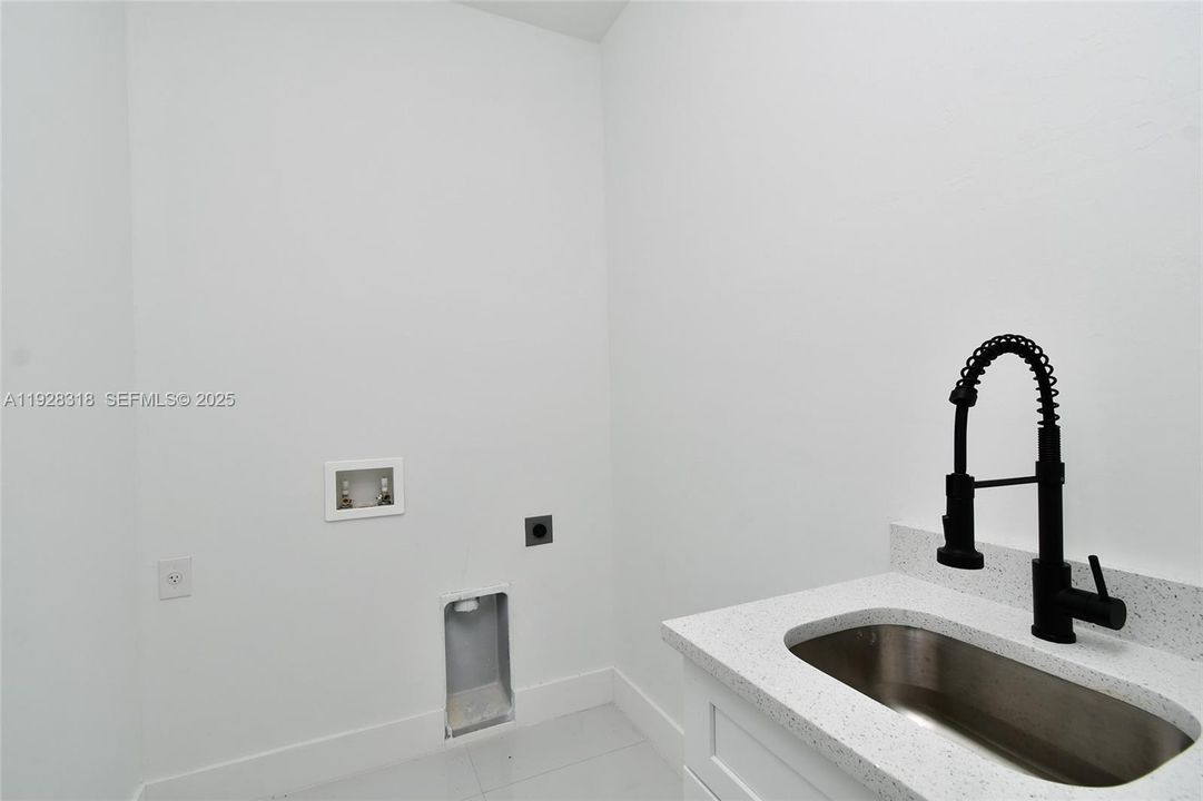 En Venta: $325,000 (4 camas, 3 baños, 0 Pies cuadrados)