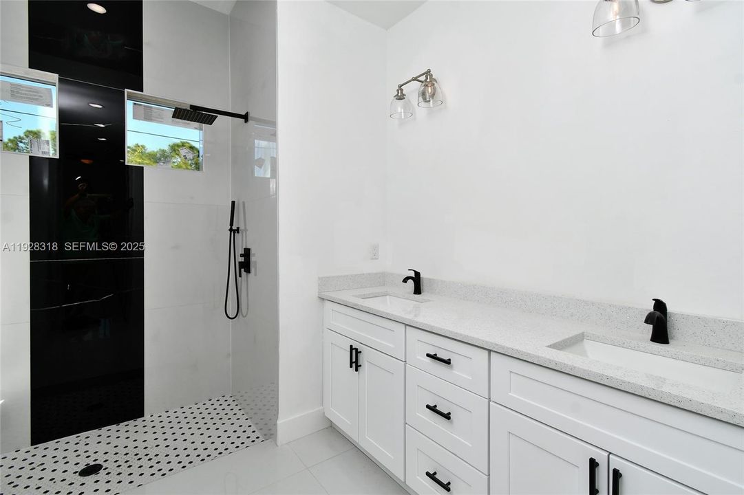 En Venta: $325,000 (4 camas, 3 baños, 0 Pies cuadrados)