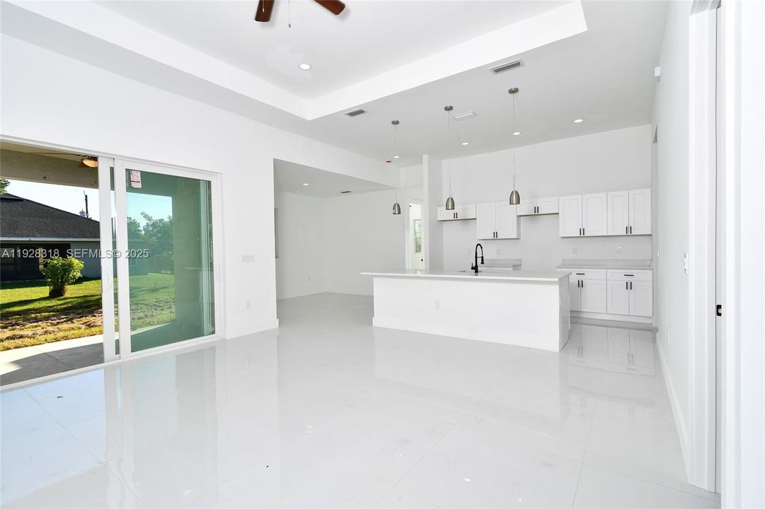 En Venta: $325,000 (4 camas, 3 baños, 0 Pies cuadrados)