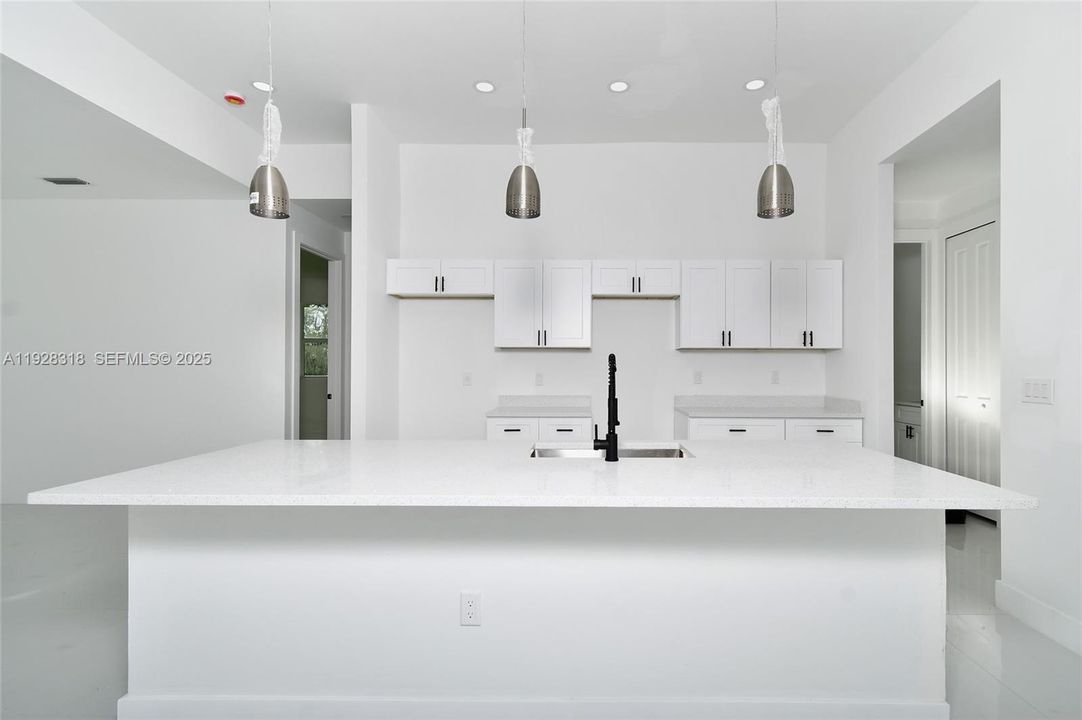 En Venta: $325,000 (4 camas, 3 baños, 0 Pies cuadrados)