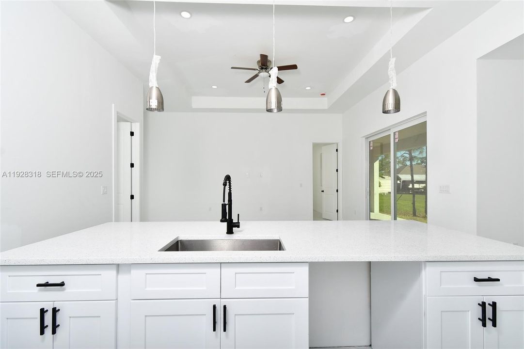 En Venta: $325,000 (4 camas, 3 baños, 0 Pies cuadrados)